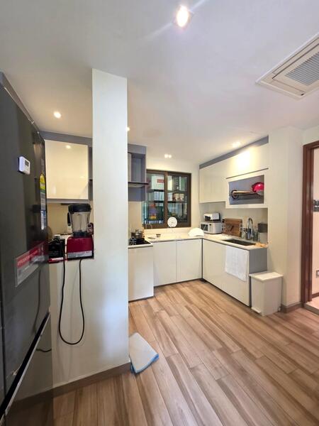 BRENDA ZEE ✧ 945O9938 ✧ Dempsey Hill Vicinity ✧ Good Class Bungalow ✧ Near City & CBD, Dempsey Hill, Ridout Road, Holland Road, 4 Bedrooms, 6,188 sqft, Good Class Bungalow For Rent, by Brenda Zee (徐黎倫), 500013077 - Kitchen - PropertyGuru.com.sg