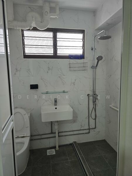 Master bedroom toilet