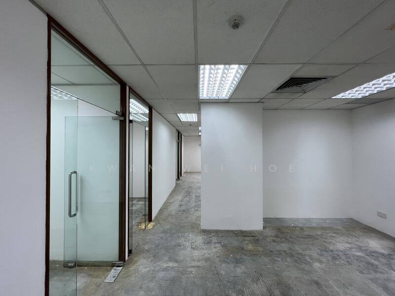 Orchard Road building for aesthetics, dentist, medical, beauty services, tuition, enrichment, , 2,909 sqft, Mall Shop For Rent, by Kwan Wei Hoe, 500013217 - Corridor - CommercialGuru.com.sg