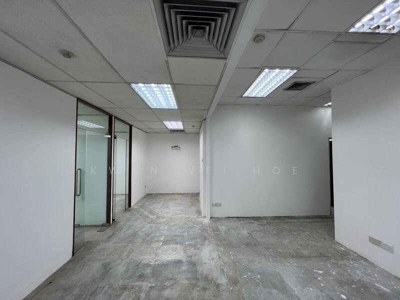 Orchard Road building for aesthetics, dentist, medical, beauty services, tuition, enrichment, , 2,909 sqft, Mall Shop For Rent, by Kwan Wei Hoe, 500013217 - Corridor - CommercialGuru.com.sg