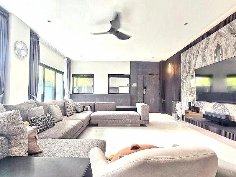 ⭐️TOP 2022⭐️LAST OFFER $7.XXM⭐️1KM TAO NAN⭐️一屋难求⭐️, RARE STREET / 6 ROOMS / WIDE ROAD / STROLL TO MALL, East Coast / Marine Parade, 6 Bedrooms, 3,018 sqft, Semi-Detached House For Sale, by Andrew Goh, 500013235 - Living Room - PropertyGuru.com.sg
