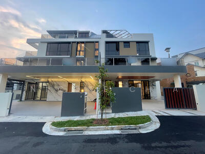 For Sale - Paya Lebar Crescent