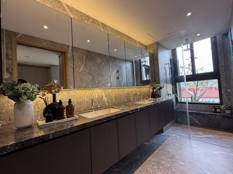 Fernhill Road Semi-Detached House For Sale at S$ 14,380,000 | PropertyGuru Singapore - Bathroom