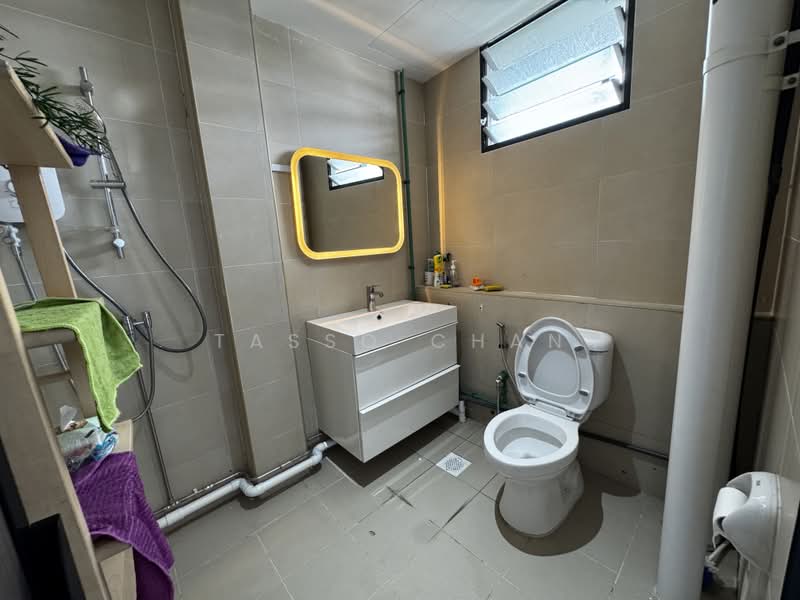 Oxley BizHub, 61 Ubi Road 1, 850 sqft, Office For Rent, by Tasso Chan, 500013662 - Bathroom - CommercialGuru.com.sg