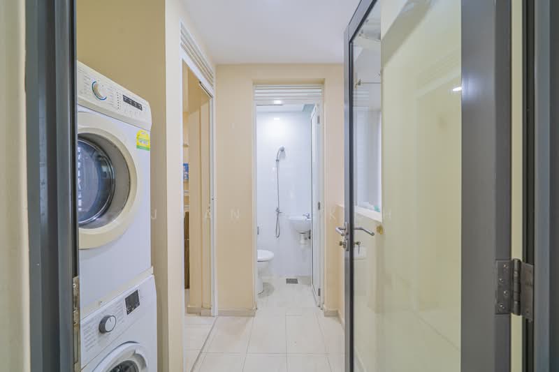 The Topiary Executive Condominium For Sale at S$ 2,128,000 | PropertyGuru Singapore - Bathroom