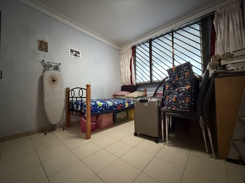 141 Bedok Reservoir Road, 141 Bedok Reservoir Road, 3 Bedrooms, 904 sqft, HDB Flat For Sale, by John Tan, 500013788 - Bedroom - PropertyGuru.com.sg