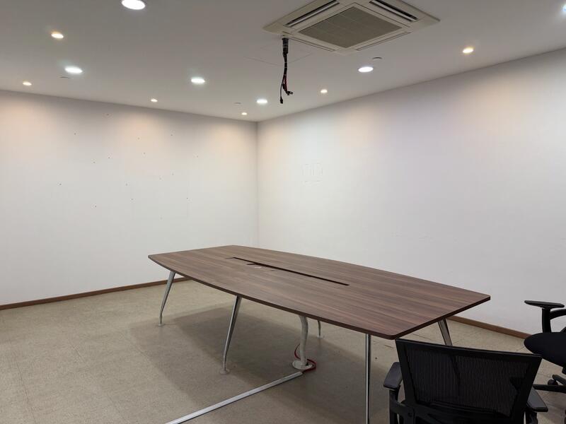 MRT | Ground | 6.2m Clear | 3.3k Fitted Office @ Tuas, Tuas, 18,500 sqft, Warehouse For Rent, by Ryan Chau, 500013897 - Meetiing Room - CommercialGuru.com.sg
