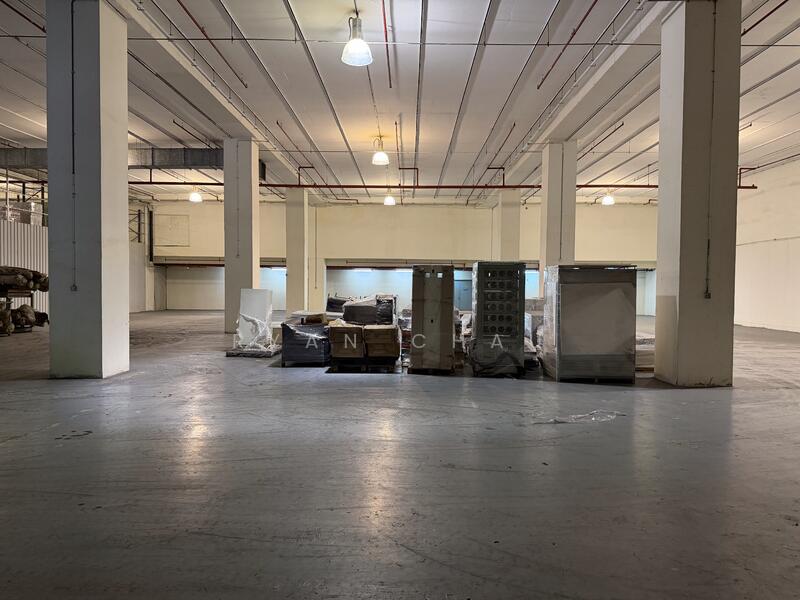 MRT | Ground | 6.2m Clear | 3.3k Fitted Office @ Tuas, Tuas, 18,500 sqft, Warehouse For Rent, by Ryan Chau, 500013897 - Interior - CommercialGuru.com.sg