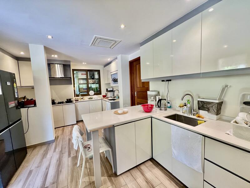 For Rent - Lovely and Cosy 2 Storey Good Class Bungalow in Dempsey Hill with Huge Expansive Garden, Roof Te