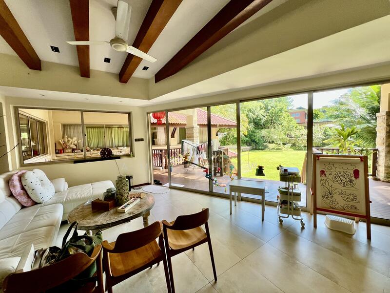 For Rent - Lovely and Cosy 2 Storey Good Class Bungalow in Dempsey Hill with Huge Expansive Garden, Roof Te