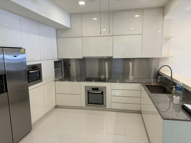 154 HILLCREST ROAD, HILLCREST ROAD, Newton / Novena, 4 Bedrooms, 3,500 sqft, Corner Terrace For Rent, by Brady Tan, 500014076 - Kitchen - PropertyGuru.com.sg