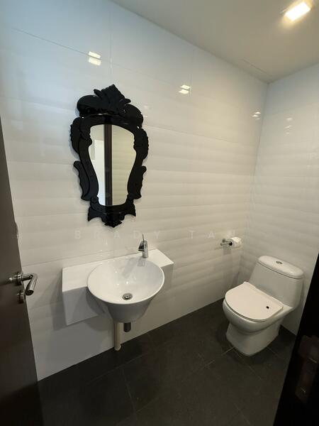 154 HILLCREST ROAD, HILLCREST ROAD, Newton / Novena, 4 Bedrooms, 3,500 sqft, Corner Terrace For Rent, by Brady Tan, 500014076 - Bathroom - PropertyGuru.com.sg