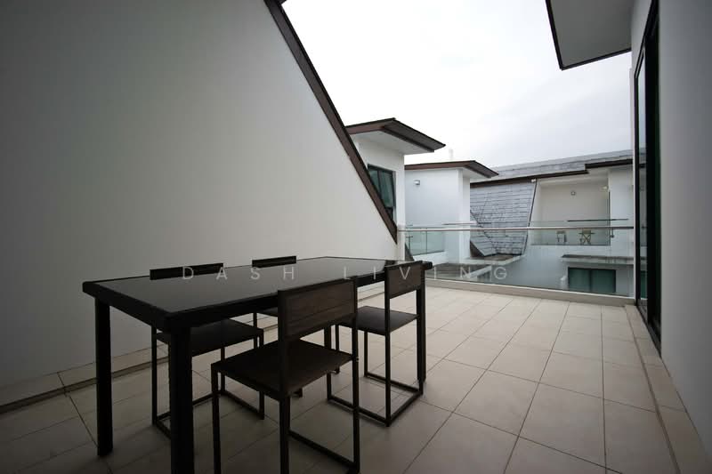 The Estrella, 342 PASIR PANJANG ROAD, Room Rental, 276 sqft, Condominium For Rent, by Dash Living, 500014108 - Balcony - PropertyGuru.com.sg