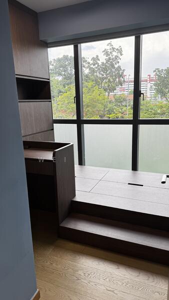 2nd bedroom-platform bed 