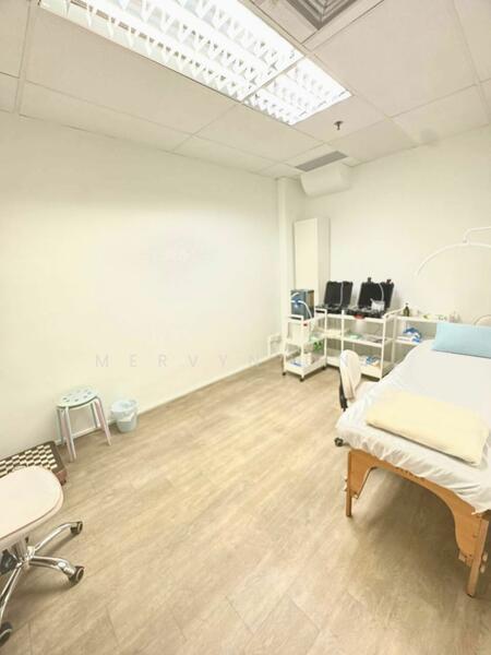 North Bridge Centre, 420 North Bridge Road, 743 sqft, Office For Rent, by Mervyn Ong, 500014279 - 5 rooms unit - CommercialGuru.com.sg