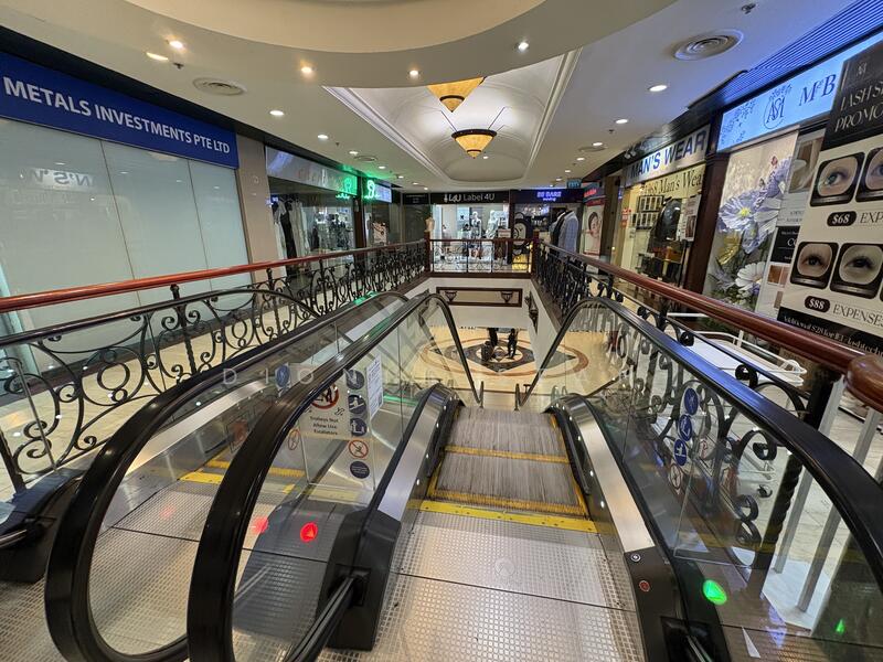 The Arcade, 11 Collyer Quay, 366 sqft, Mall Shop For Sale, by Dionne Seah, 500014311 - Corridor - CommercialGuru.com.sg