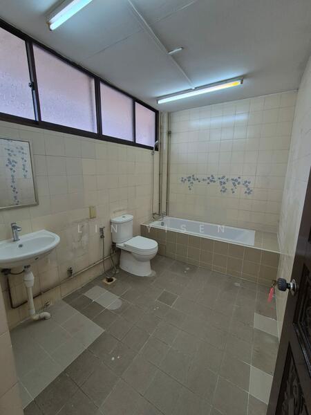 Rare Detached! 4 Mins Walk to Orchard MRT & ION! Call 9444.4449! Detached House For Sale at S$ 31,444,444 | PropertyGuru Singapore - Bathroom