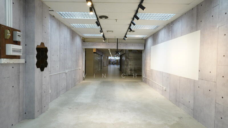 Lucky Plaza, 304 Orchard Road, 199 sqft, Mall Shop For Rent, by Alvin Chua, 500014364 - Corridor - CommercialGuru.com.sg
