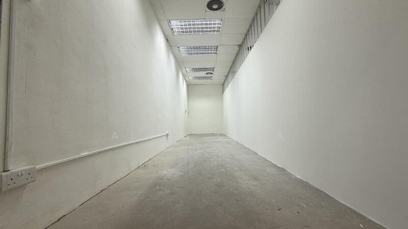 Lucky Plaza, 304 Orchard Road, 199 sqft, Mall Shop For Rent, by Alvin Chua, 500014364 - Interior - CommercialGuru.com.sg