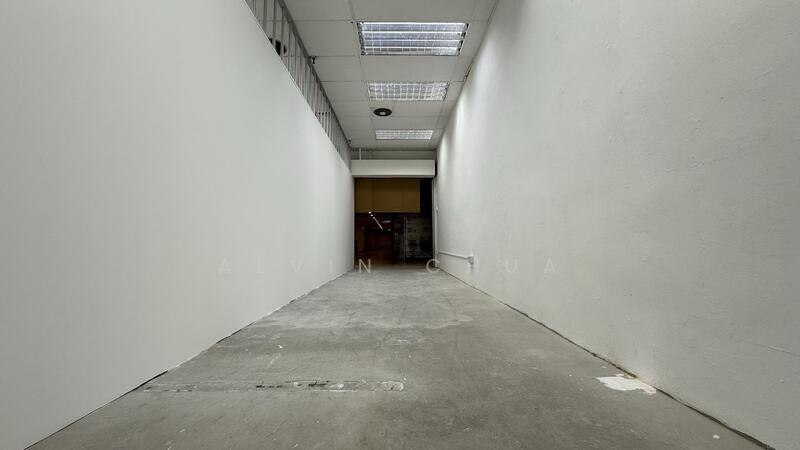 Lucky Plaza, 304 Orchard Road, 199 sqft, Mall Shop For Rent, by Alvin Chua, 500014364 - Corridor - CommercialGuru.com.sg