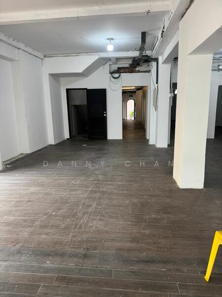 Shophouse @ North Bridge Road, Beach Road / Bugis / Rochor, 1,115 sqft, Shop / Shophouse For Rent, by DANNY CHAN, 500014408 - Interior - CommercialGuru.com.sg