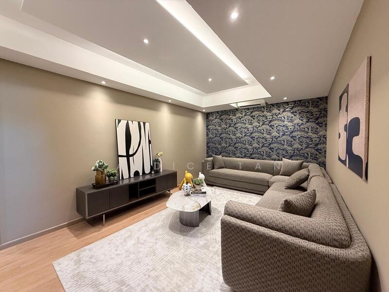 LAST UNIT! TOP OBTAINED! Move in, showflat condition! 6 bedrooms ensuite, Chancery, Novena, Gentle road, Gilstead, 5 Bedrooms, 6,929 sqft, Corner Terrace For Sale, by Candice Tan, 500014558 - Living Room - PropertyGuru.com.sg