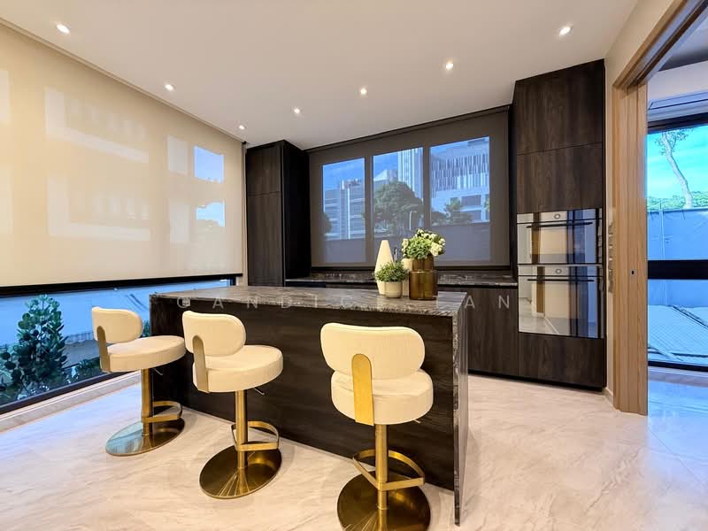 LAST UNIT! TOP OBTAINED! Move in, showflat condition! 6 bedrooms ensuite, Chancery, Novena, Gentle road, Gilstead, 5 Bedrooms, 6,929 sqft, Corner Terrace For Sale, by Candice Tan, 500014558 - Kitchen - PropertyGuru.com.sg