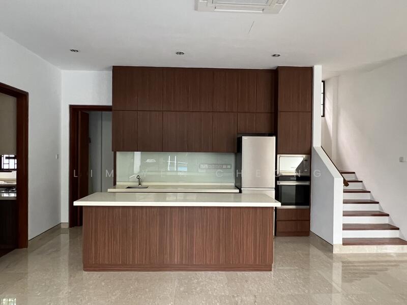 1st Level - Dry Kitchen with Island