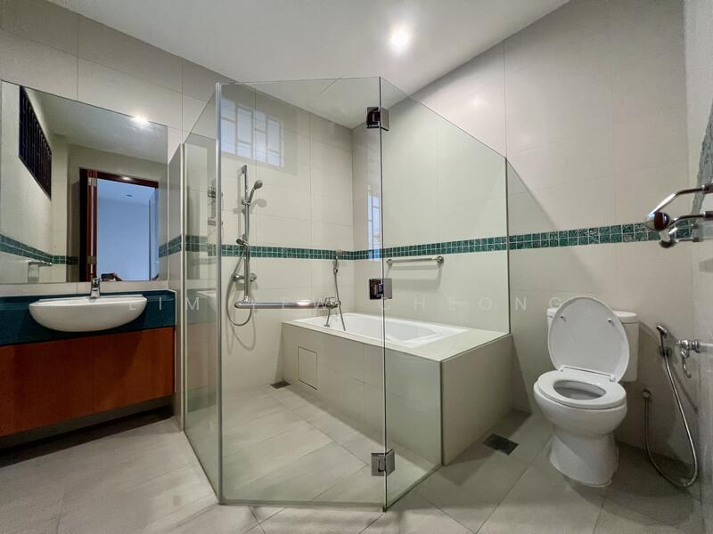 1st Level - Bedroom 1 En-suite