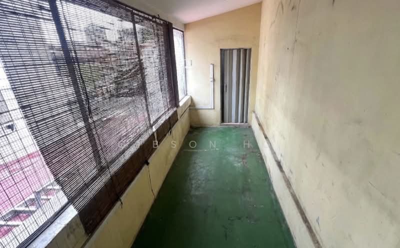 North bridge Road Shop Space, , 2,287 sqft, Shop / Shophouse For Rent, by Gibson Ho, 500014608 - Balcony - CommercialGuru.com.sg