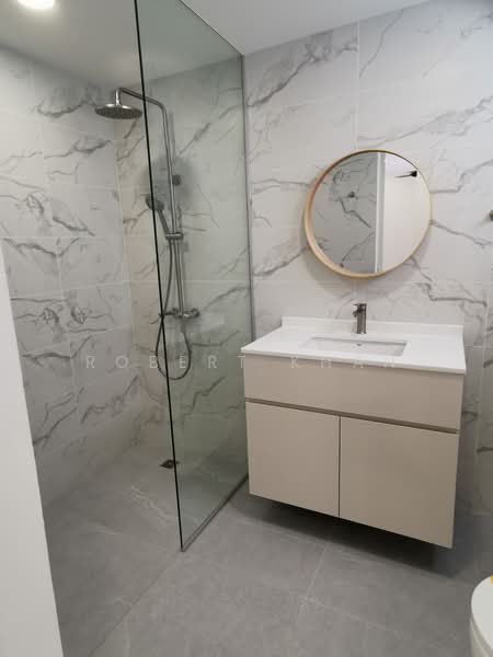 Landed Terrace near Redhill & Orchard Boulevard, Jervois Road, 5 Bedrooms, 2,371 sqft, Terraced House For Rent, by Robert Khan, 500014613 - Bathroom - PropertyGuru.com.sg