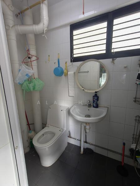 632 Hougang Avenue 8, 632 Hougang Avenue 8, Room Rental, 200 sqft, HDB Flat For Rent, by Alan Huy, 500014615 - Bathroom - PropertyGuru.com.sg