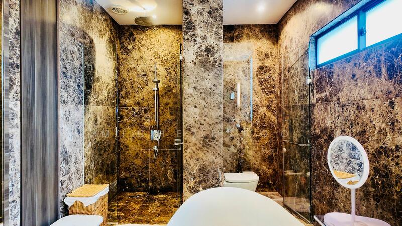 Lorong Gambir (D19) | Upper Serangoon / Bartley – Modern Freehold Semi-D with Lift Provision, Lorong Gambir, 6 Bedrooms, 4,381 sqft, Semi-Detached House For Sale, by Michele Foo, 500014646 - Luxurious Hotel Style Bathroom - PropertyGuru.com.sg