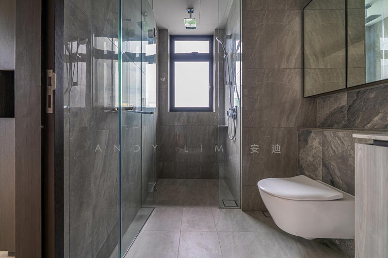 Master Bedroom Bathroom