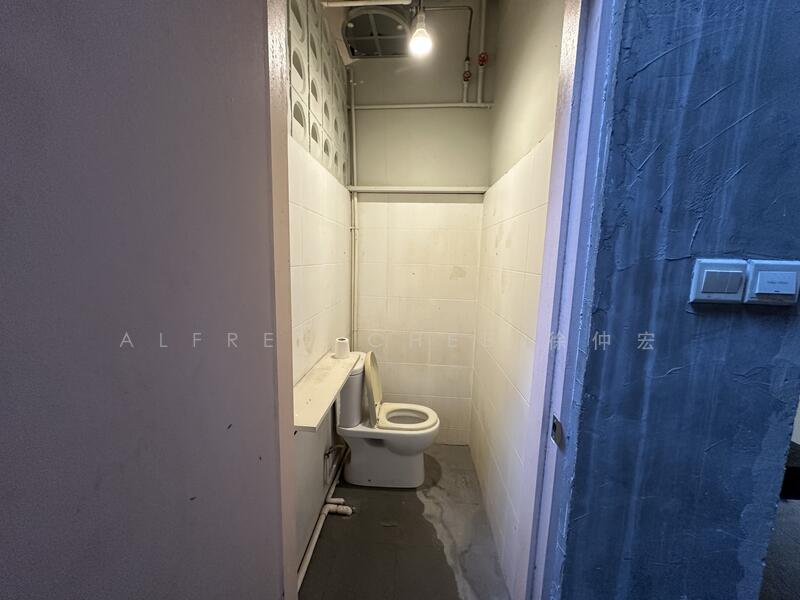 Super Prime Ground Floor Beach Road Shophouse for Rent, Beach Road, 1,700 sqft, Shop / Shophouse For Rent, by Alfred Chee 徐仲宏, 500014804 - Bathroom - CommercialGuru.com.sg
