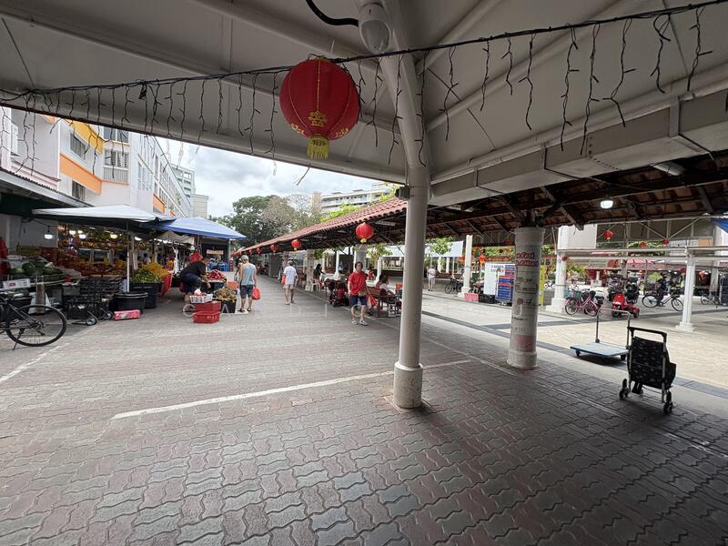 Near dry n wet market ,shops & eateries 