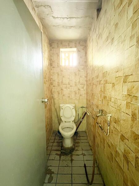 Upper Paya Lebar Road, , 1,650 sqft, Shop / Shophouse For Rent, by Lin Liling, 500014847 - Bathroom - CommercialGuru.com.sg
