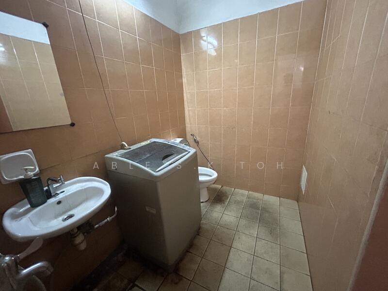 Tuas Bay Industrial Centre, 64 Tuas South Avenue 2, 6,150 sqft, Factory / Workshop (B2) For Sale, by Able S.K Toh, 500014863 - Bathroom - CommercialGuru.com.sg
