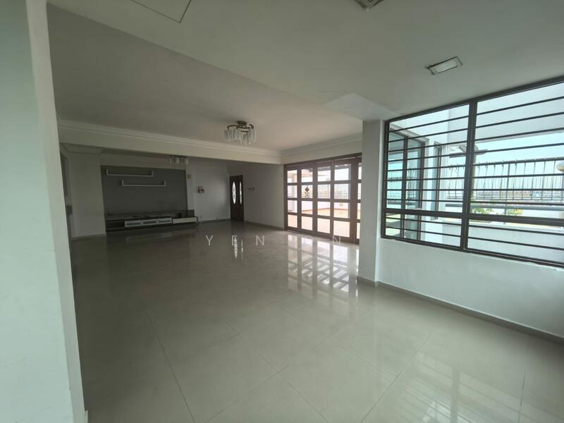 Bedok Court, 295 Bedok South Avenue 3, 7 Bedrooms, 6,210 sqft, Condominium For Sale, by Yen On, 500014905 - Living Room - PropertyGuru.com.sg