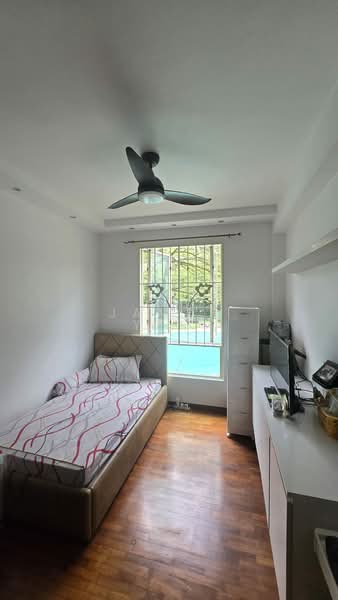 Yishun Emerald Condominium For Sale at S$ 1,680,000 | PropertyGuru Singapore - Bedroom