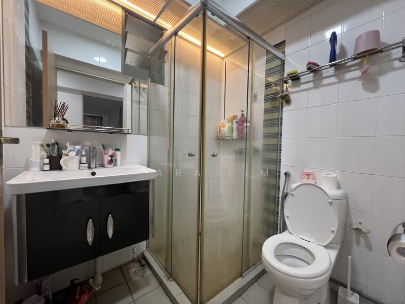 679C Punggol Drive, 679C Punggol Drive, 3 Bedrooms, 1,216 sqft, HDB Flat For Rent, by Tiara Lim, 500015004 - Bathroom - PropertyGuru.com.sg