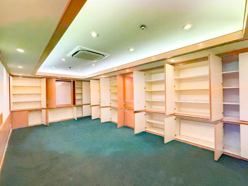 Valiant Industrial Building, 30 Kallang Pudding Road, , 3,412 sqft, Light Industrial (B1) For Sale, by Graycin Wang Wei Ru, 500015113 - PropertyGuru.com.sg