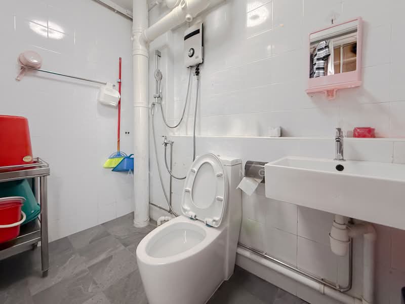623 Woodlands Drive 52, 623 Woodlands Drive 52, 3 Bedrooms, 1,098 sqft, HDB Flat For Sale, by Andy Ong, 500015228 - Bathroom - PropertyGuru.com.sg