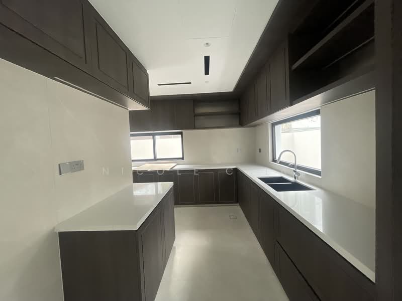 Braddell Heights Estate Bungalow House For Sale at S$ 13,980,000 | PropertyGuru Singapore - Kitchen