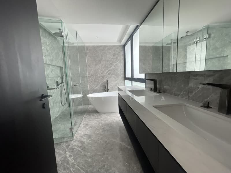 Braddell Heights Estate Bungalow House For Sale at S$ 13,980,000 | PropertyGuru Singapore - Bathroom