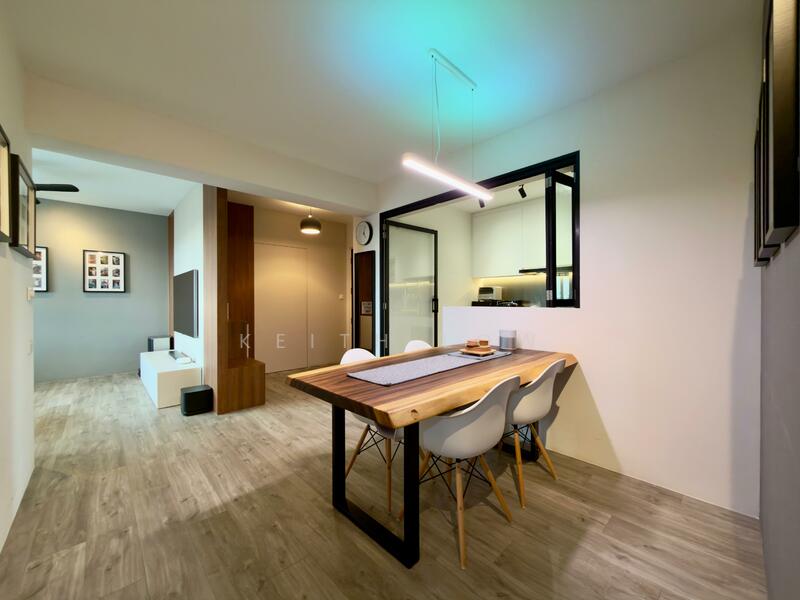 Dining Room / Main Door