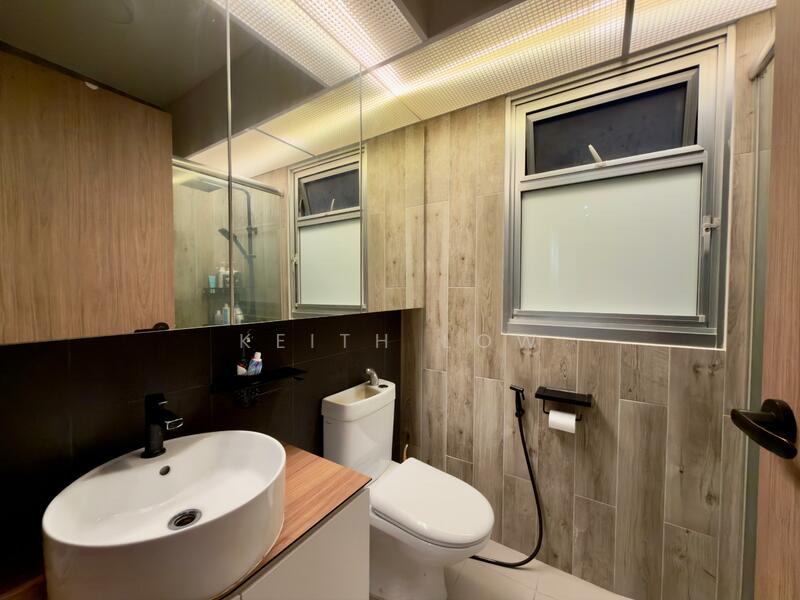 Master Bedroom Bathroom