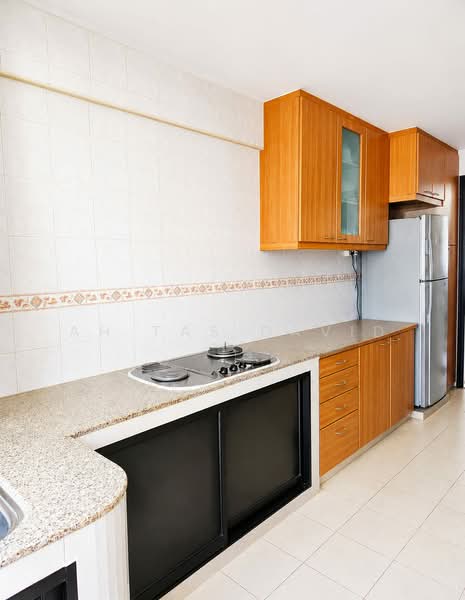 403 Ang Mo Kio Avenue 10, 403 Ang Mo Kio Avenue 10, 2 Bedrooms, 721 sqft, HDB Flat For Sale, by Ah Tas David, 500015450 - Kitchen - PropertyGuru.com.sg