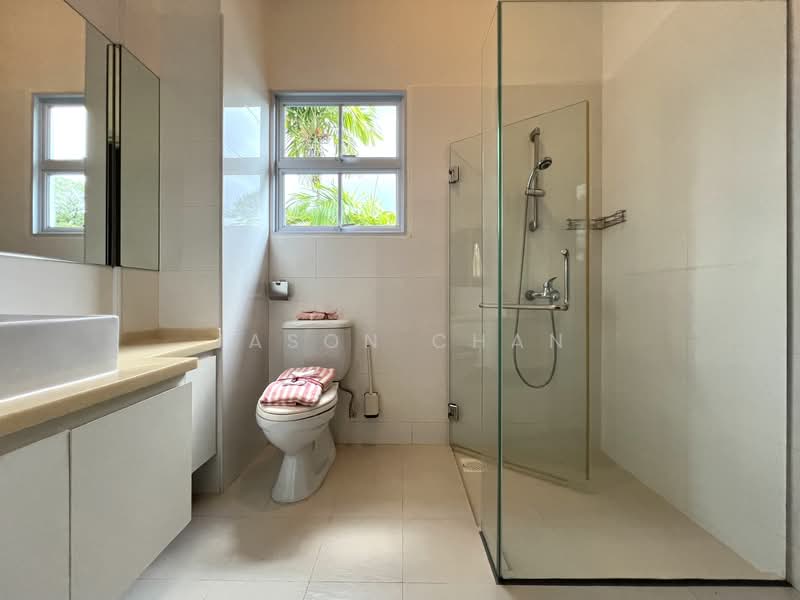 Sunset Dr, , 4 Bedrooms, 4,500 sqft, Detached House For Rent, by Jason Chan, 500015576 - Master Bathroom - PropertyGuru.com.sg