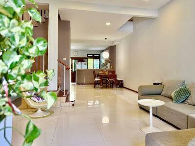 For Sale - ⭐️⭐️ LANDED7772@Done up 3Sty Inter Terr in Charlton Estate